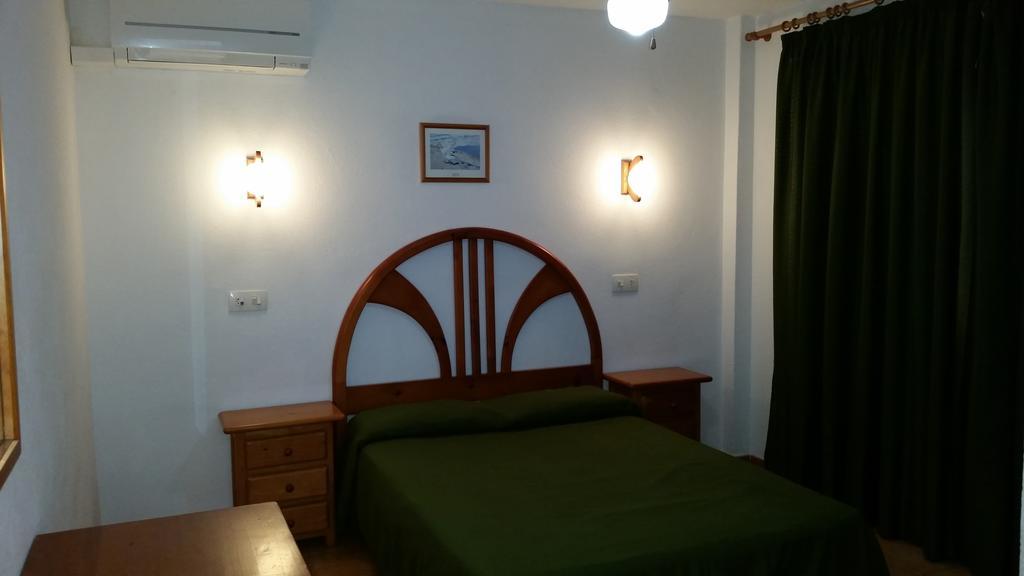 Apartamentos Vista Al Puerto San Antonio (Ibiza) Quarto foto